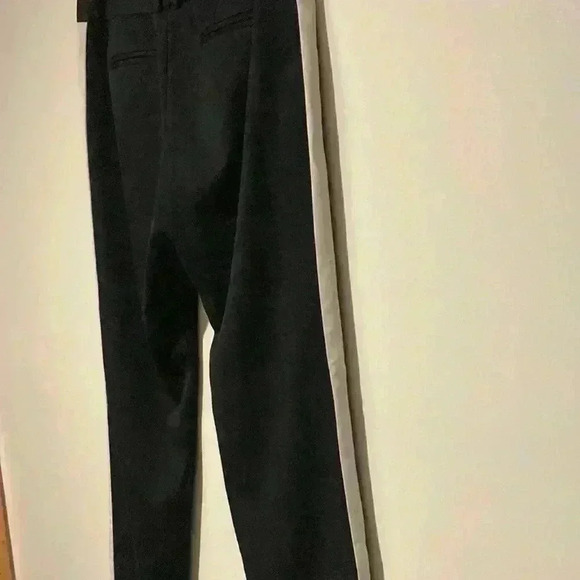 The limited cassdy fit women’s size 4 bla pants with white stripes on the sides - Picture 3 of 9